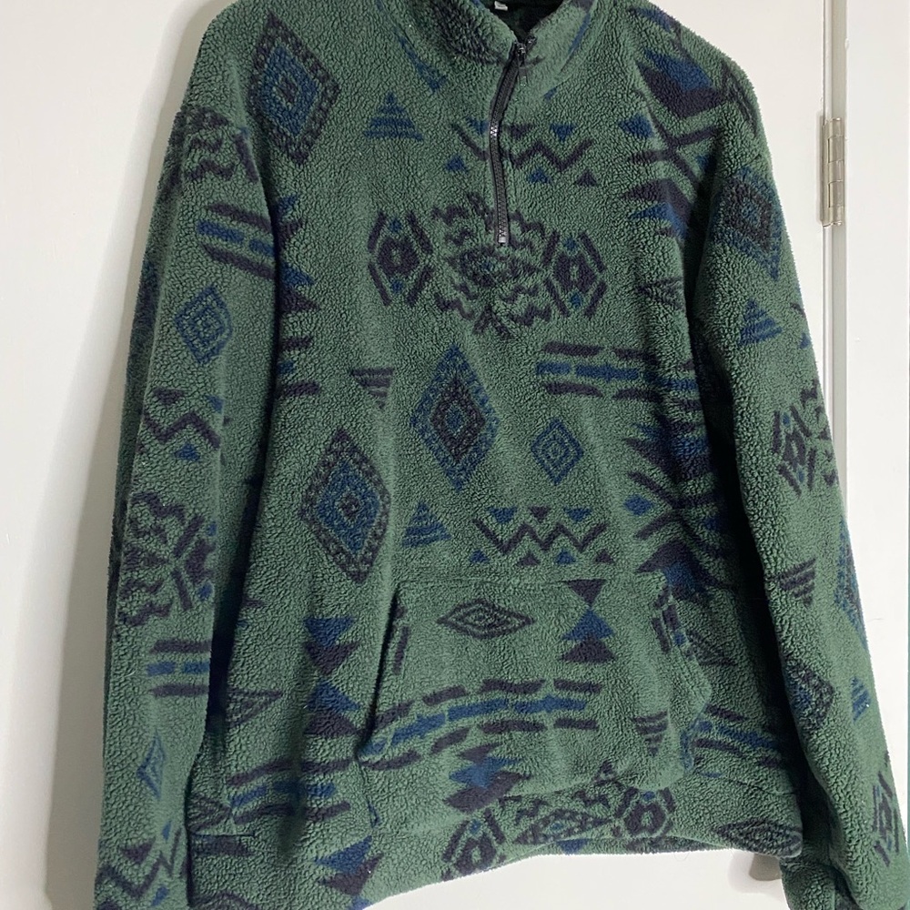 SHEIN Green and Navy Geometric Men's Zip-Up Sweater